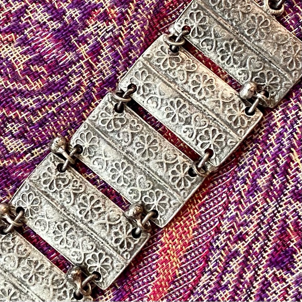 Boho silver toned dangle bracelet with flower stamps, Adjustable, Vintage Look